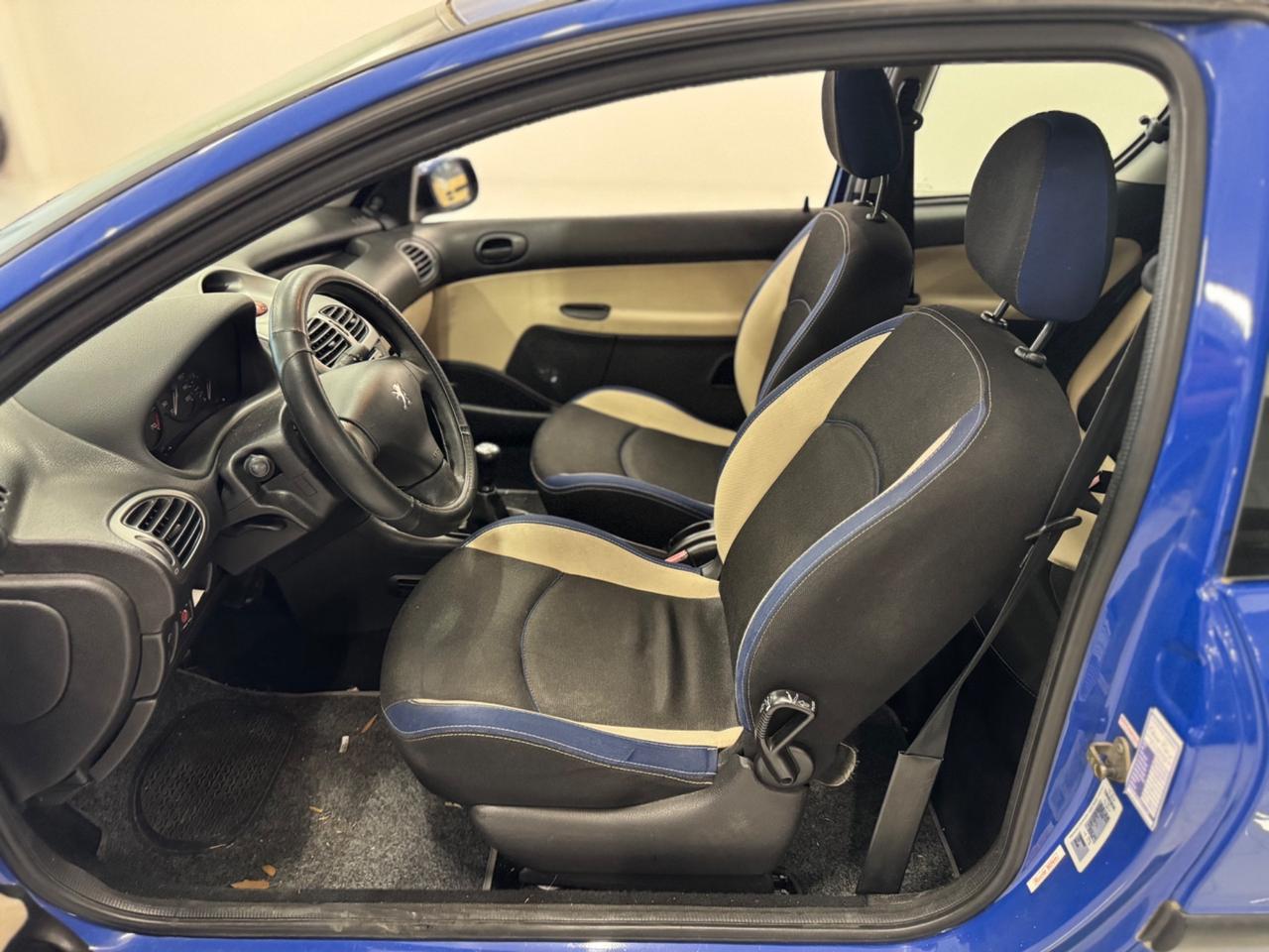 Peugeot 206 1.1 3p NEOPATENTATI