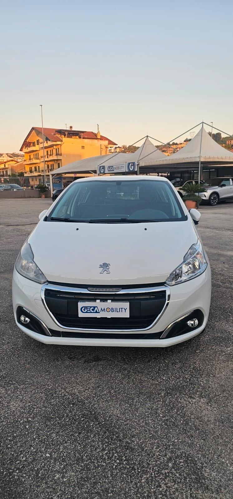 Peugeot 208 Van 1.5 diesel 100 cv anno 2020