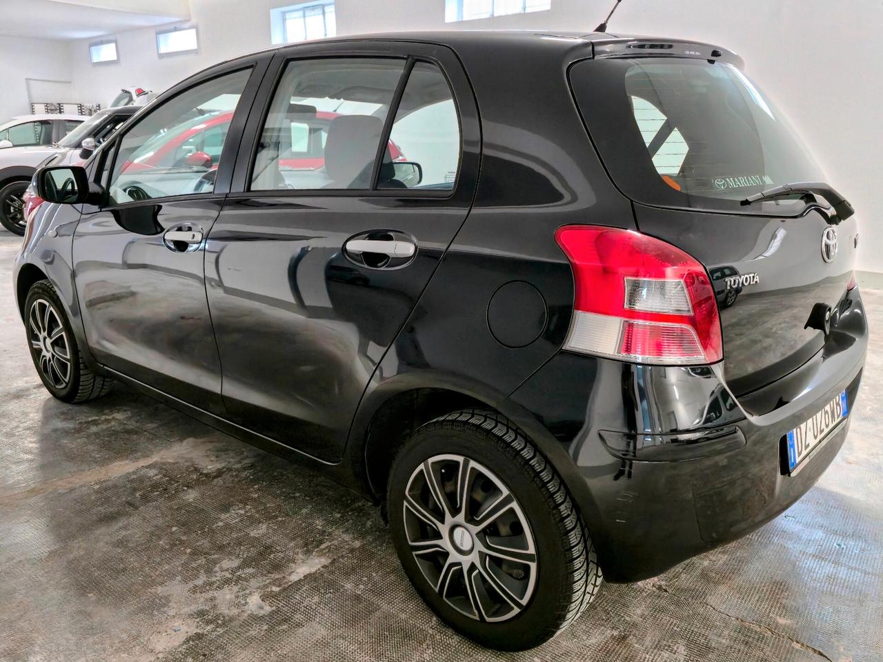 Toyota Yaris 1.0 5 porte Sol