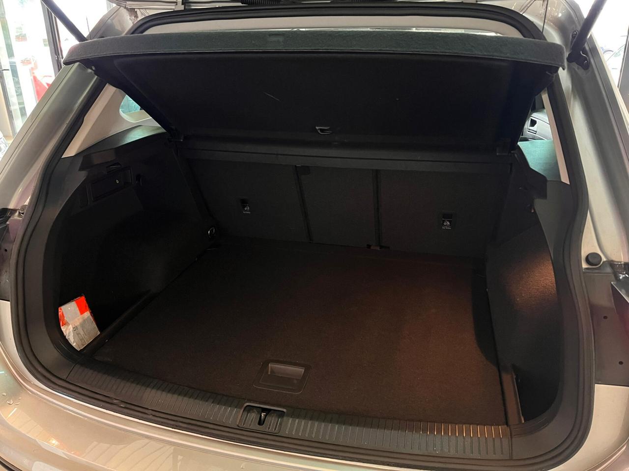 Volkswagen Tiguan 2.0 TDI SCR DSG Business BlueMotion Technology