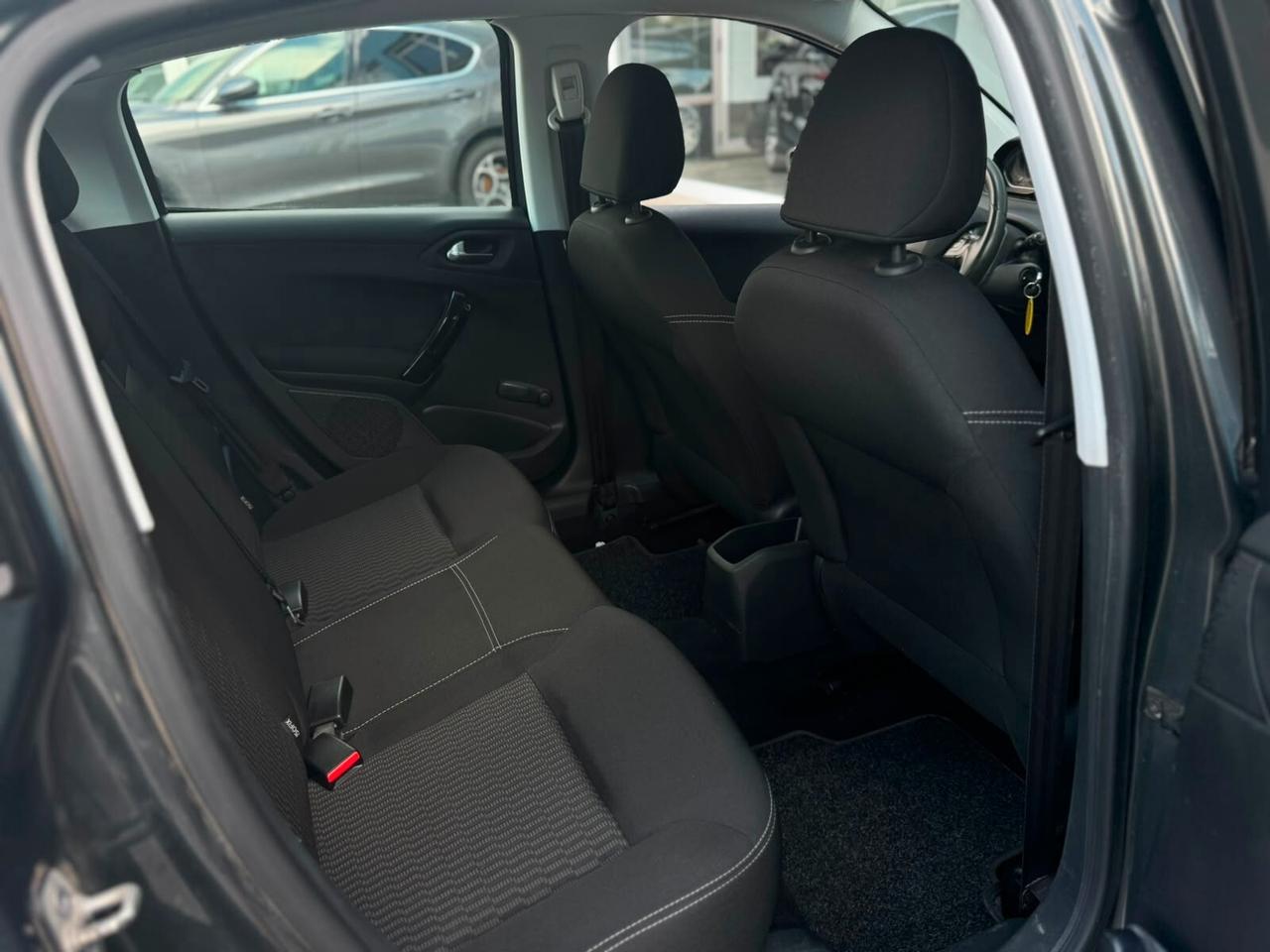Peugeot 208 BlueHDi 75 5 porte Allure