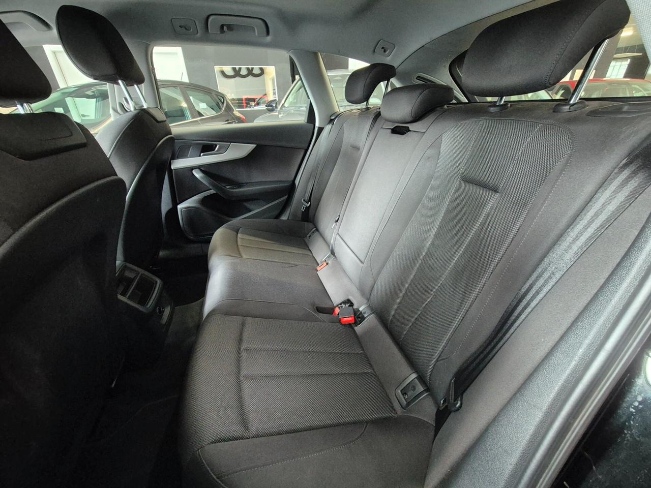 Audi A4 30 TDI/136 CV S tronic Business Advanced