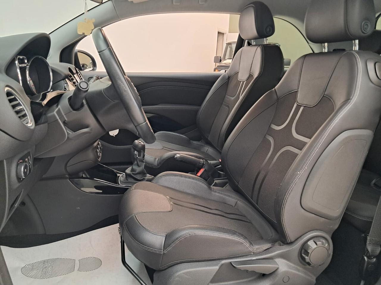Adam 1.2 70 CV VR/46 Limited Edition
