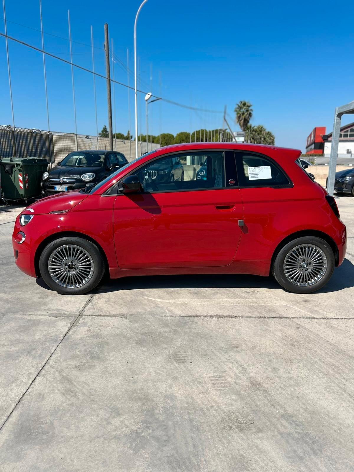 Fiat 500 Berlina Hybrid Icon