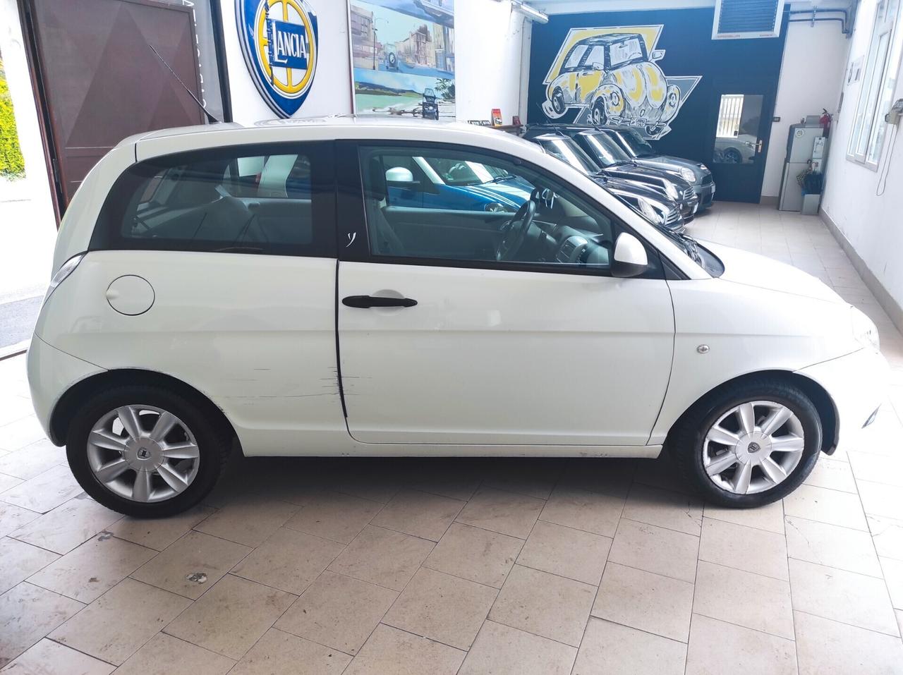 Lancia Ypsilon 1.2 Argento NEOPATENTATI