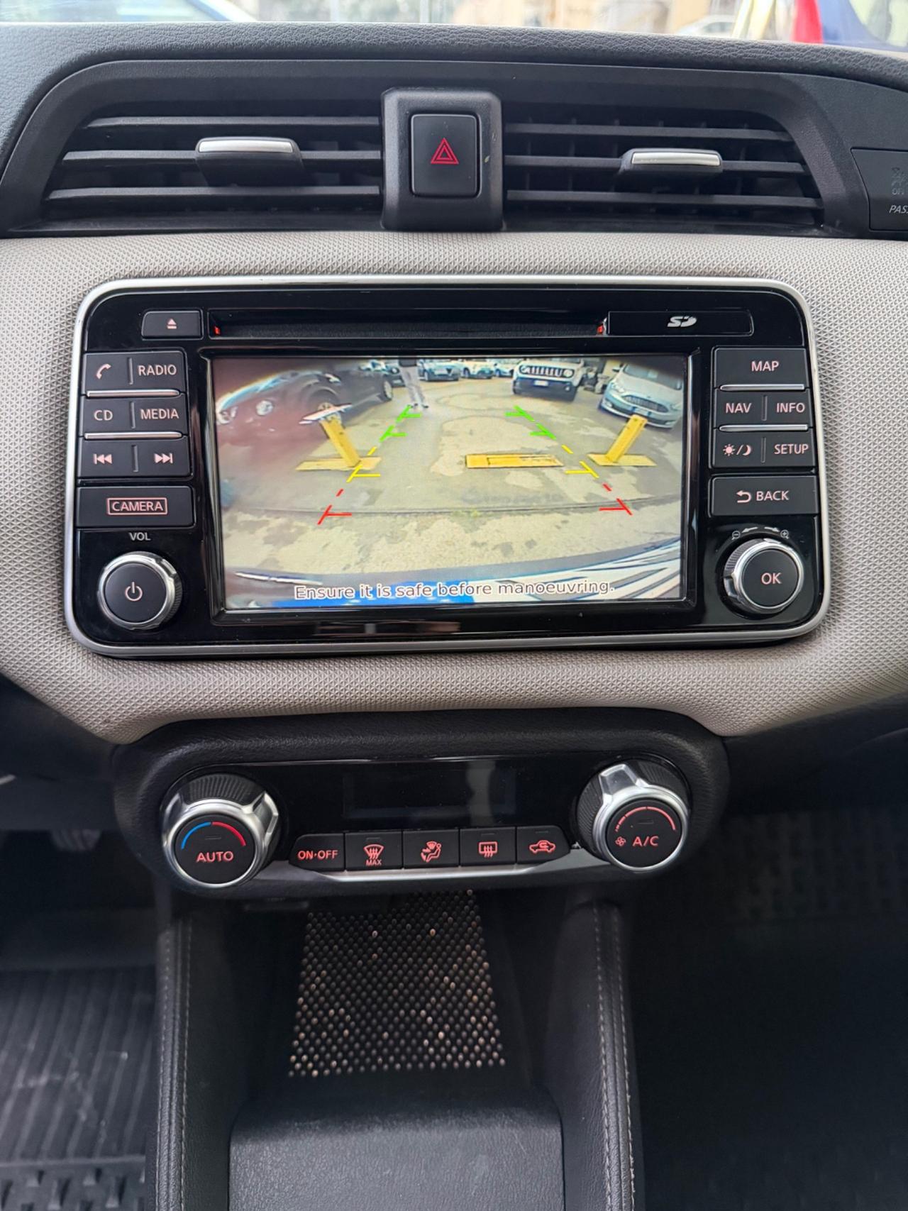 Nissan Micra 1.5 dci 90 cv 2017 Navig retro