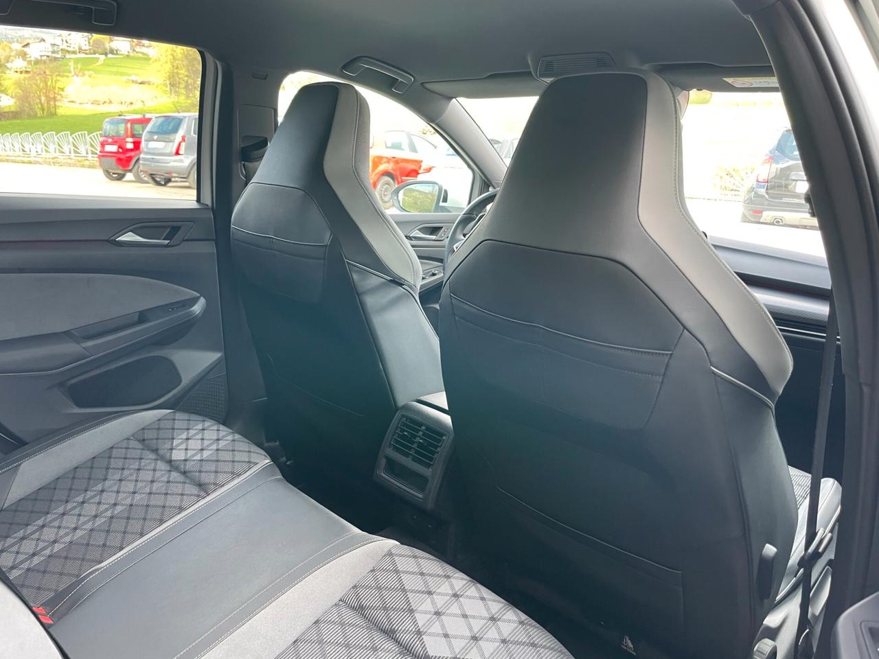 Volkswagen Golf 2.0 TDI 150 CV DSG 4Motion R-Line 4x4