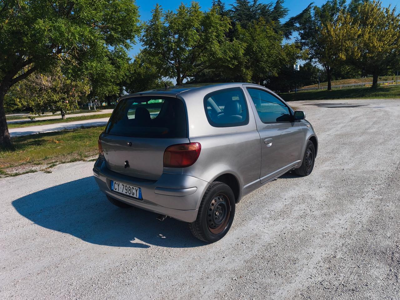 Toyota Yaris 1.0i 16V cat 3 porte Sol