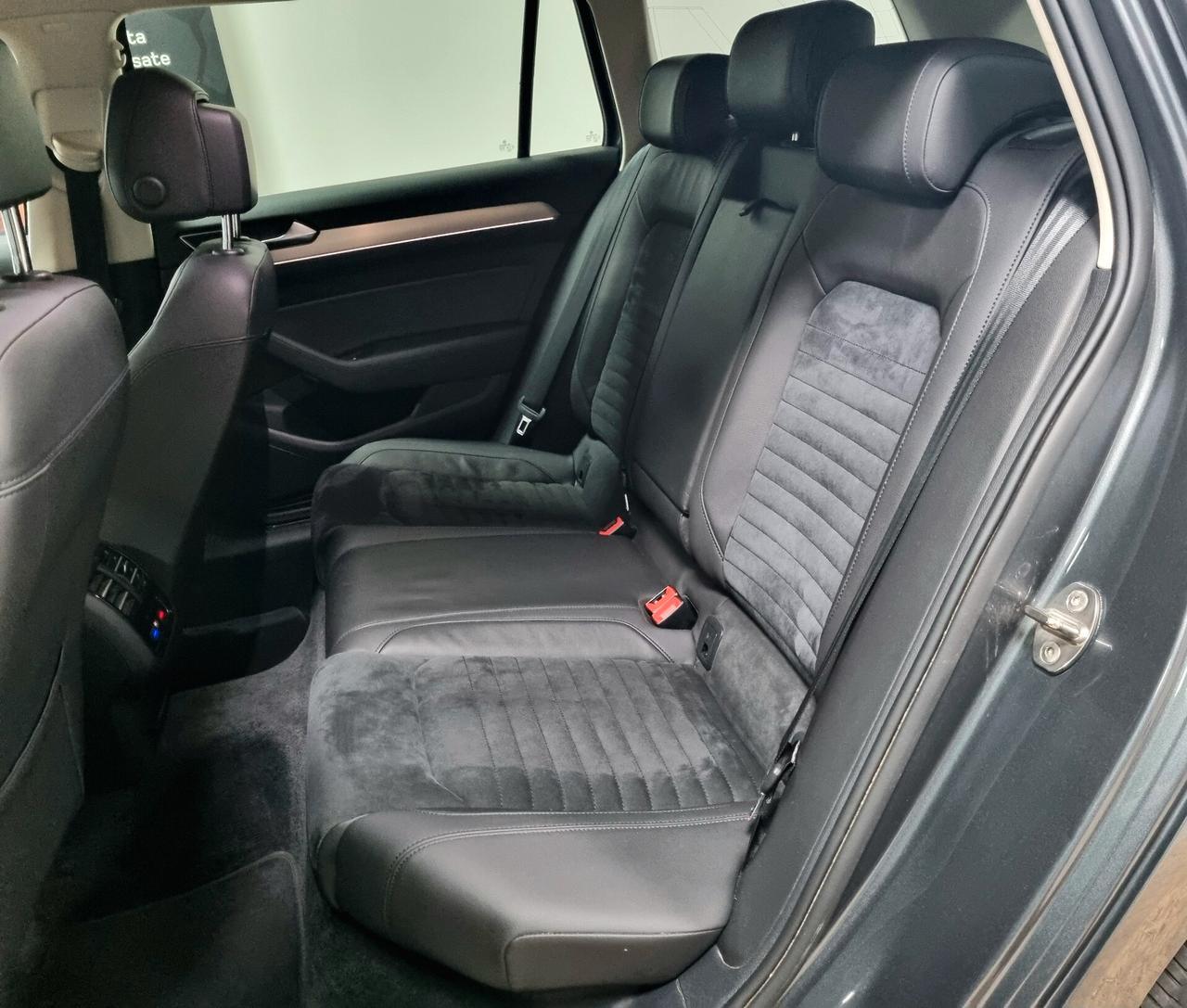 VOLKSWAGEN PASSAT 2.0 BiTDI 240CV 4MOT. HIGHLINE