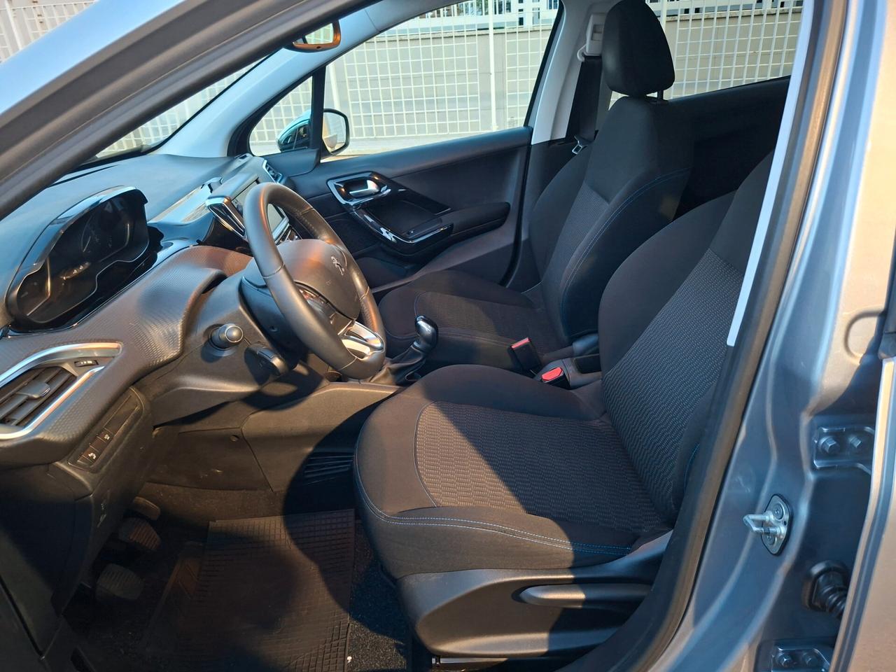 Peugeot 208 BlueHDi 100 S&S 5 porte Signature