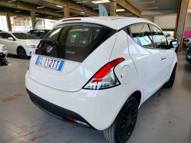 LANCIA Ypsilon 1.0 Hybrid Silver