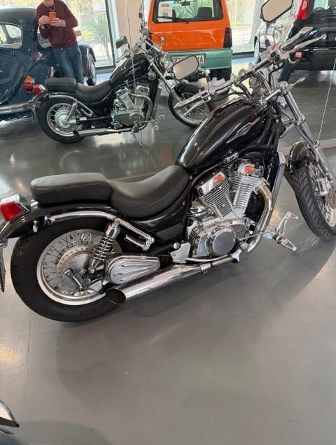 SUZUKI INTRUDER 600