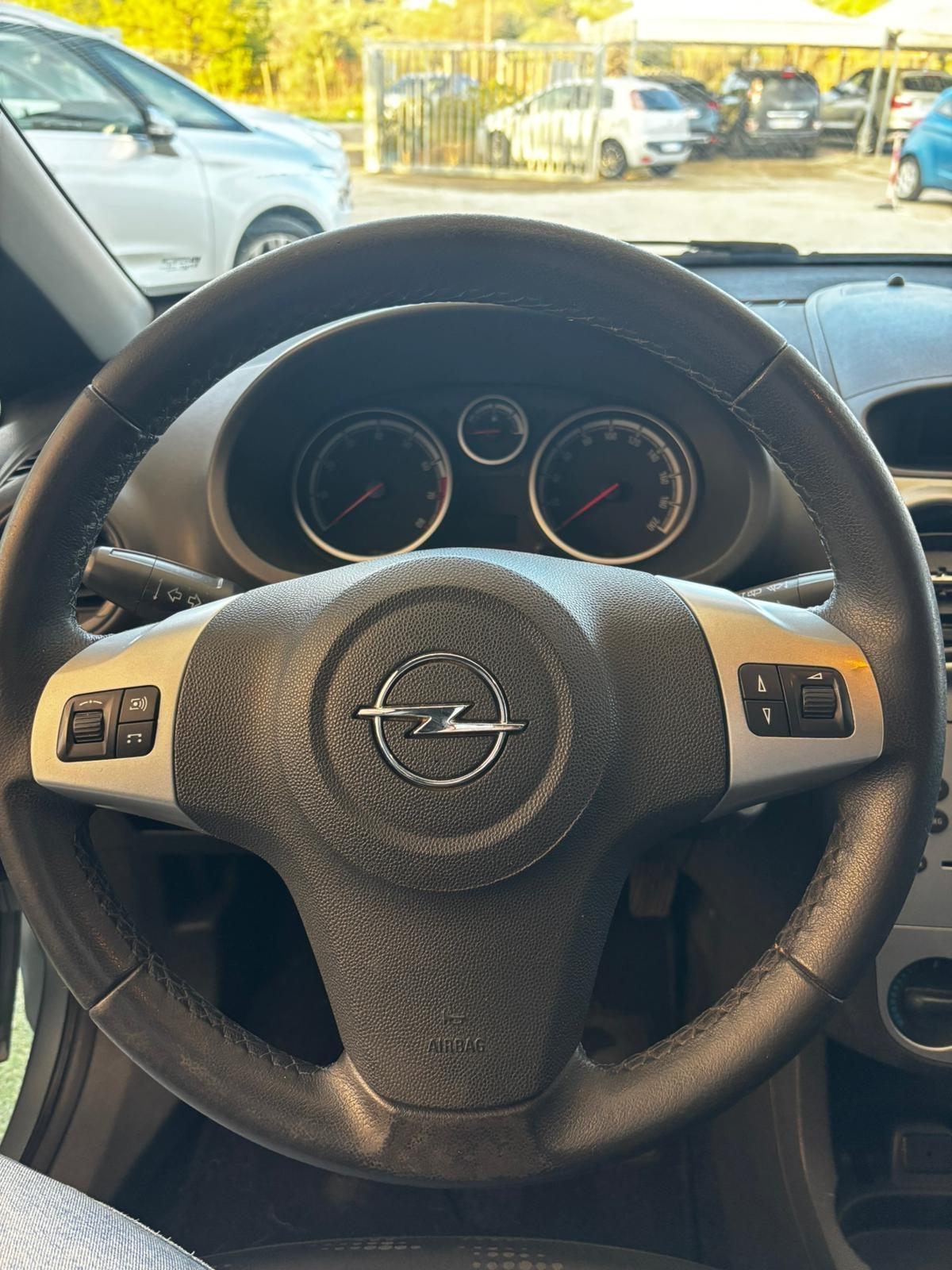 Opel Corsa 1.2 5 porte Sport