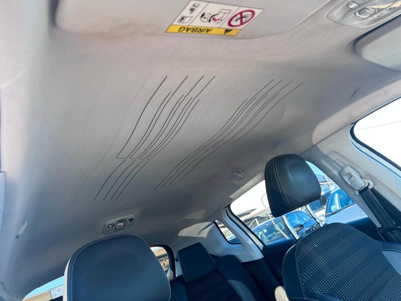 Peugeot 2008 1.6 e-HDi 92 CV Stop&Start Urban Cross