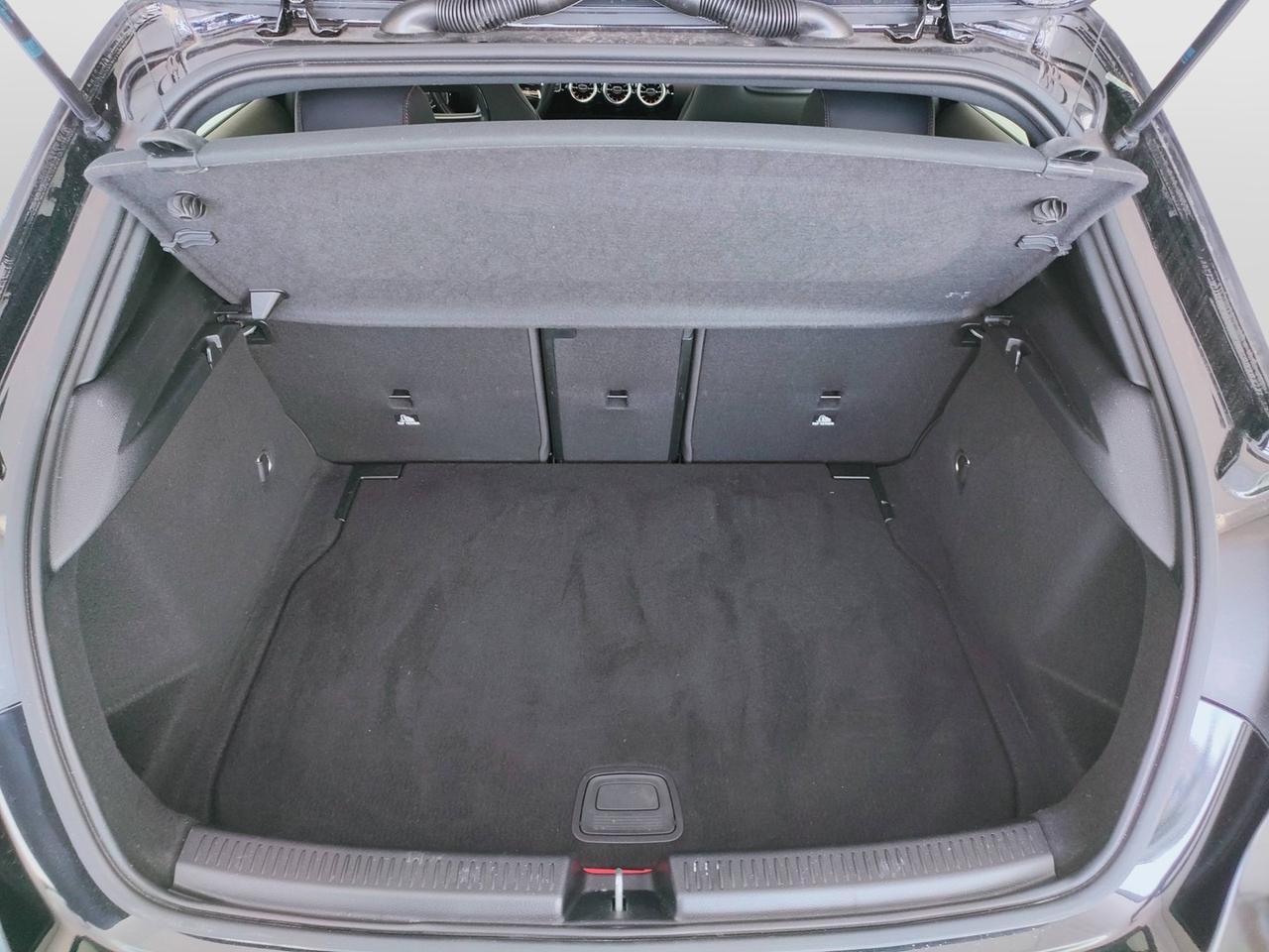 Mercedes-Benz Classe A - W177 2023 - A 180 AMG Line Advanced Plus auto