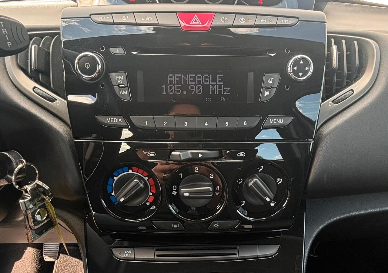 Lancia Ypsilon 1.3 MJT 16V 95 CV 5 porte S&S Elefantino