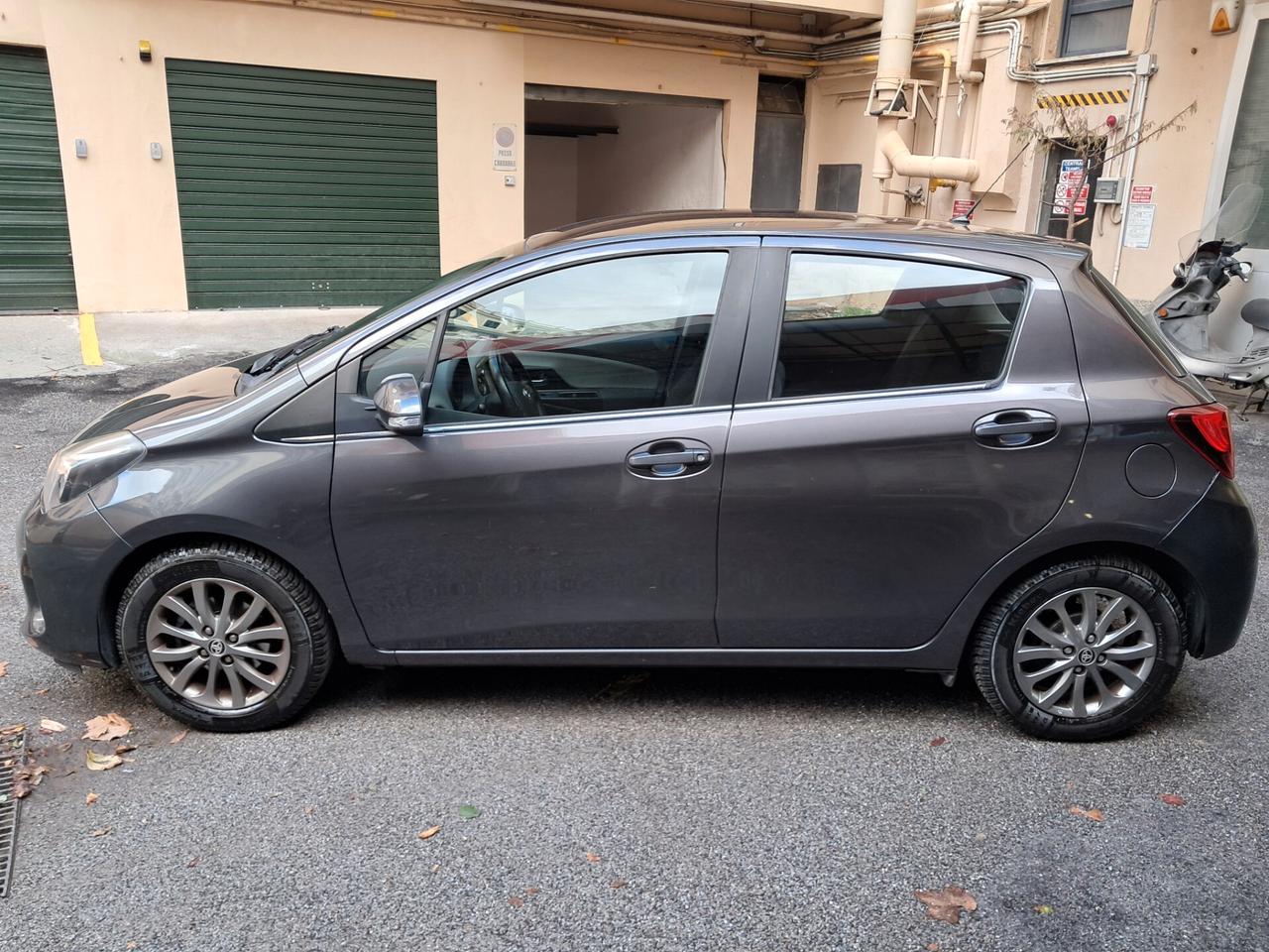 Toyota Yaris 1.0 5 porte Lounge