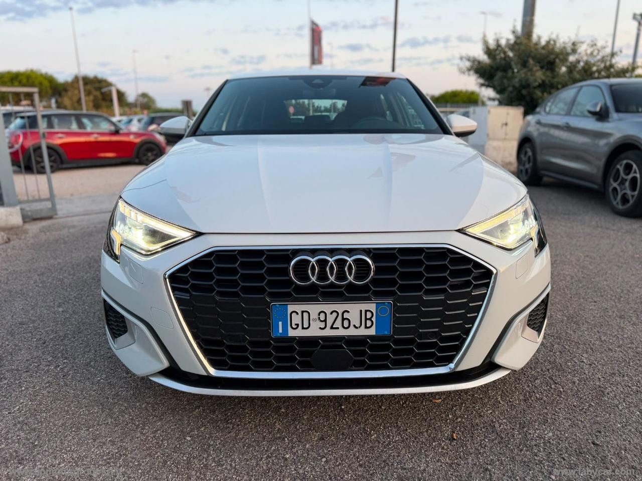 AUDI A3 SPB 30 g-tron S tronic Business Adv.