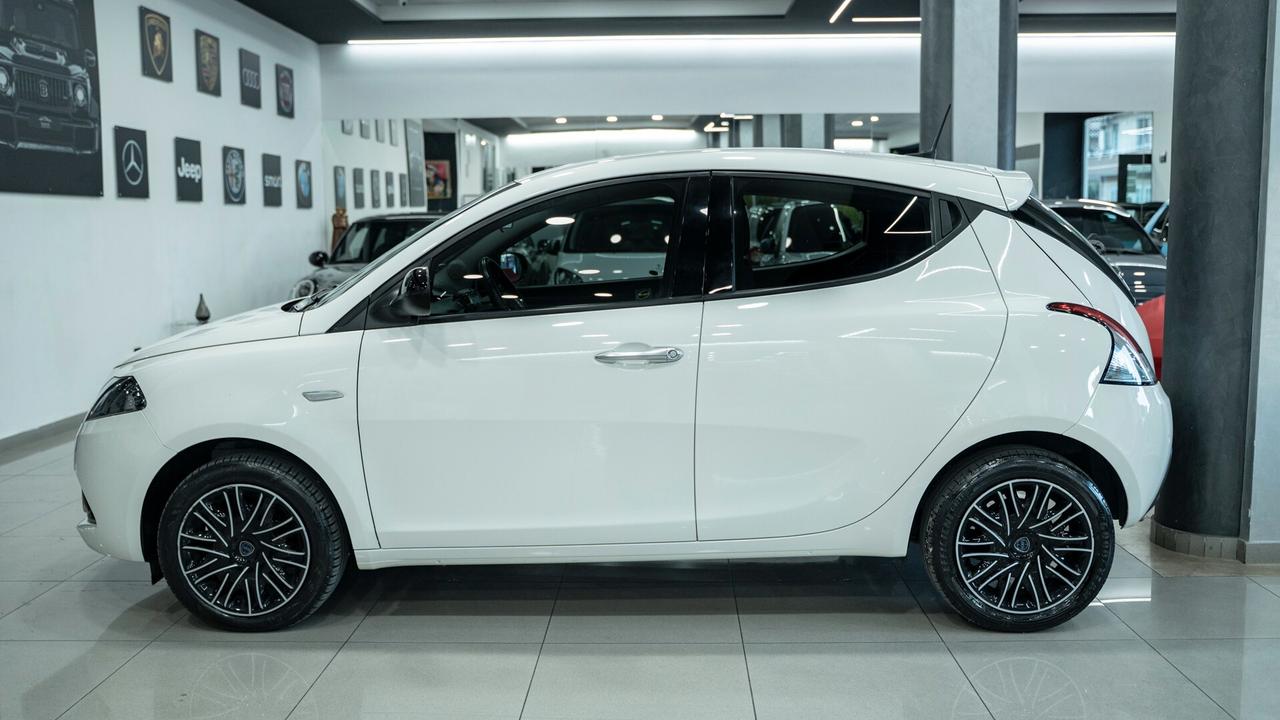 Lancia Ypsilon 1.0 FIREFLY 70 CV SES HYBRID GOLD CARPLAY LED FULL