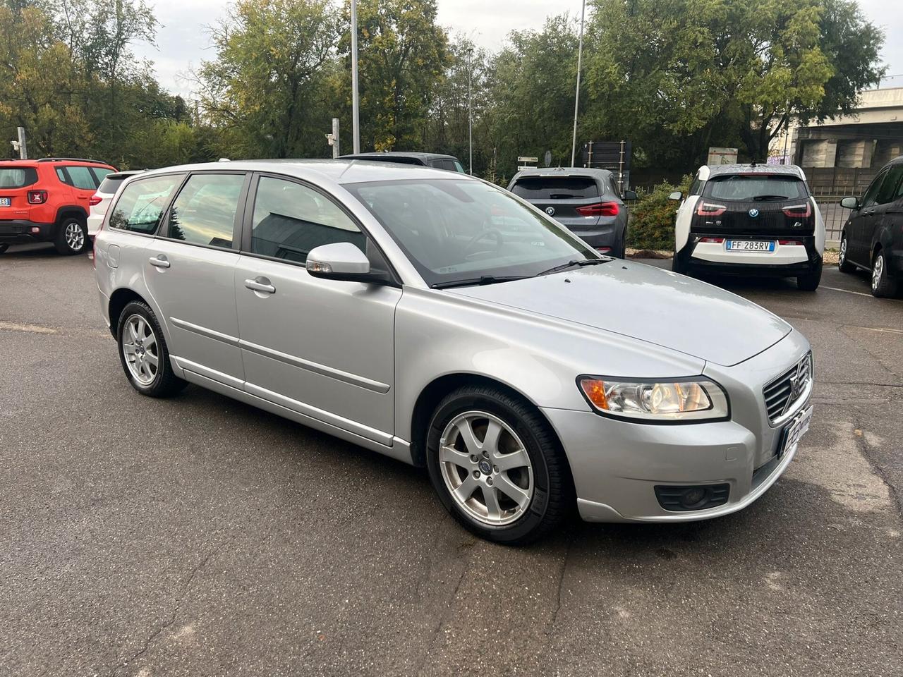 Volvo V50 2.0 D cat Momentum PREZZO PER COMMERCIANTI