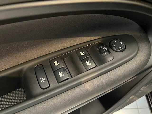Alfa Romeo Junior 1.2 136 CV Hybrid eDCT6