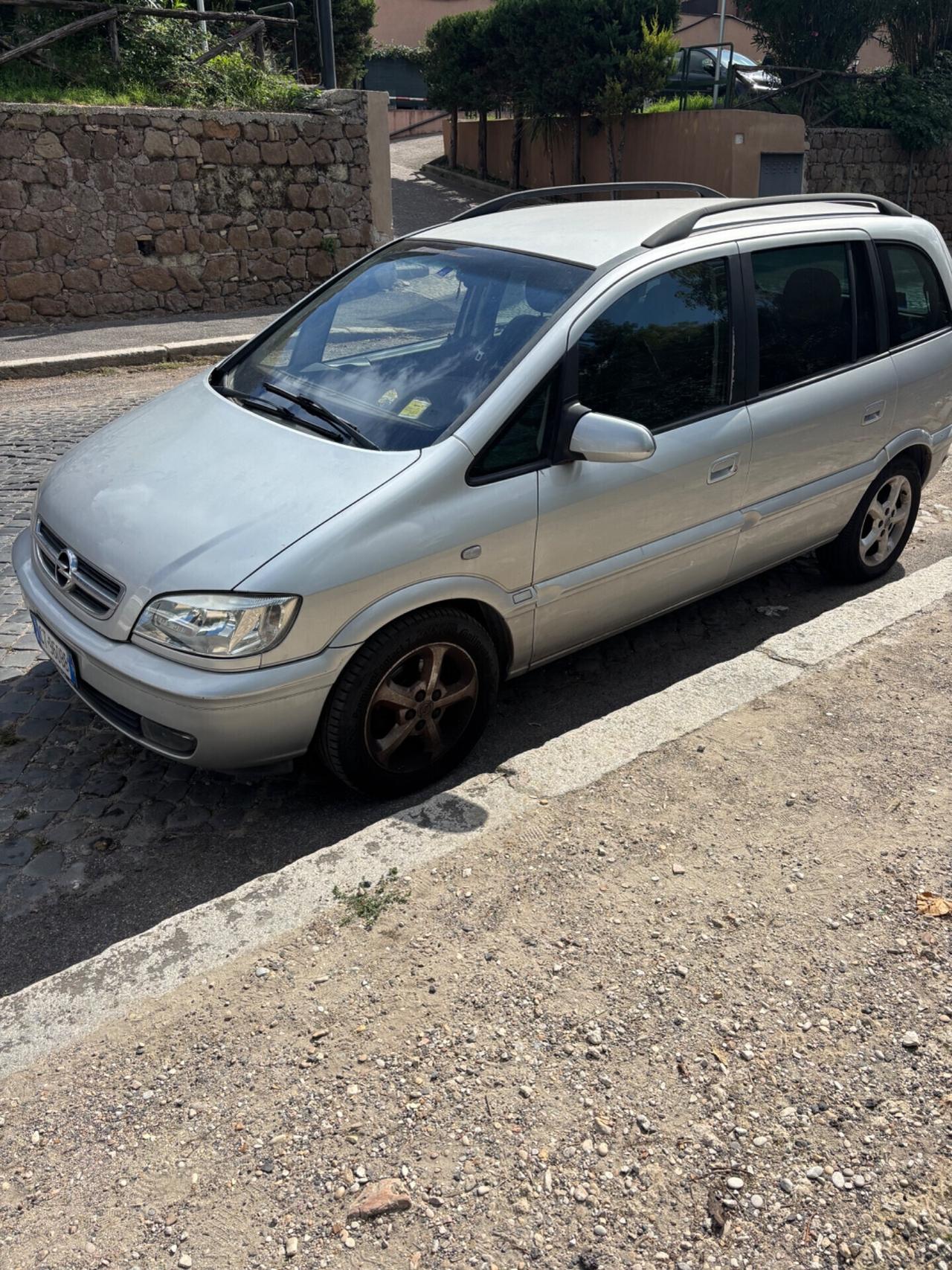 Opel Zafira 1.6 benzina 7 posti elegance