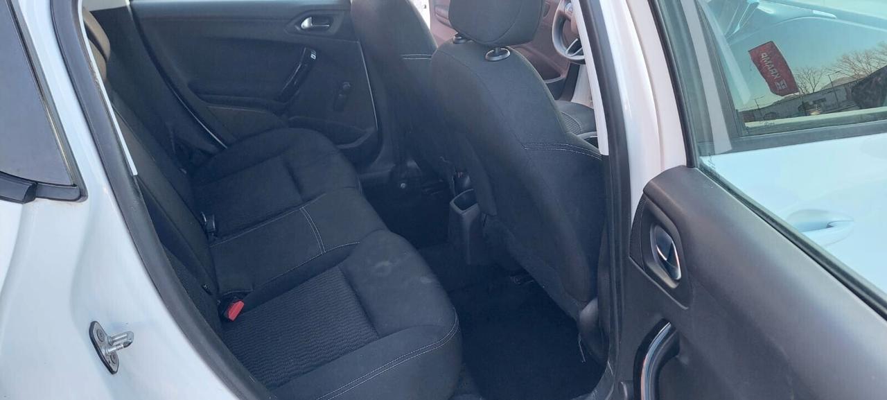 Peugeot 208 1.2 PureTech 82cv 5 porte