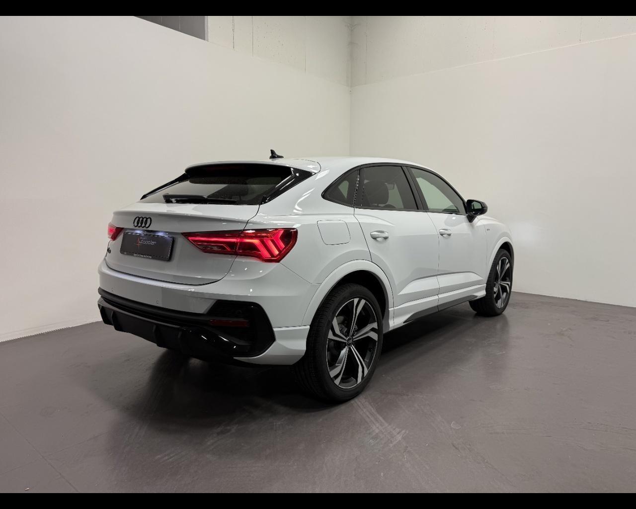 AUDI Q3 SPORTBACK 35TFSI S-TRONIC IDENTITY BLACK