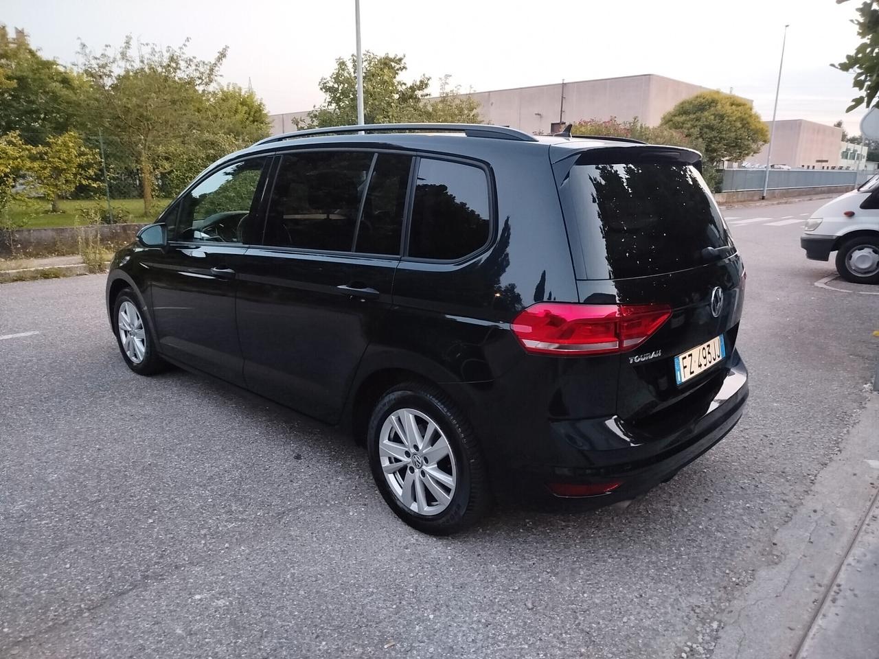 Volkswagen Touran 2.0 TDI 150 CV SCR DSG Business BlueMotion Technology