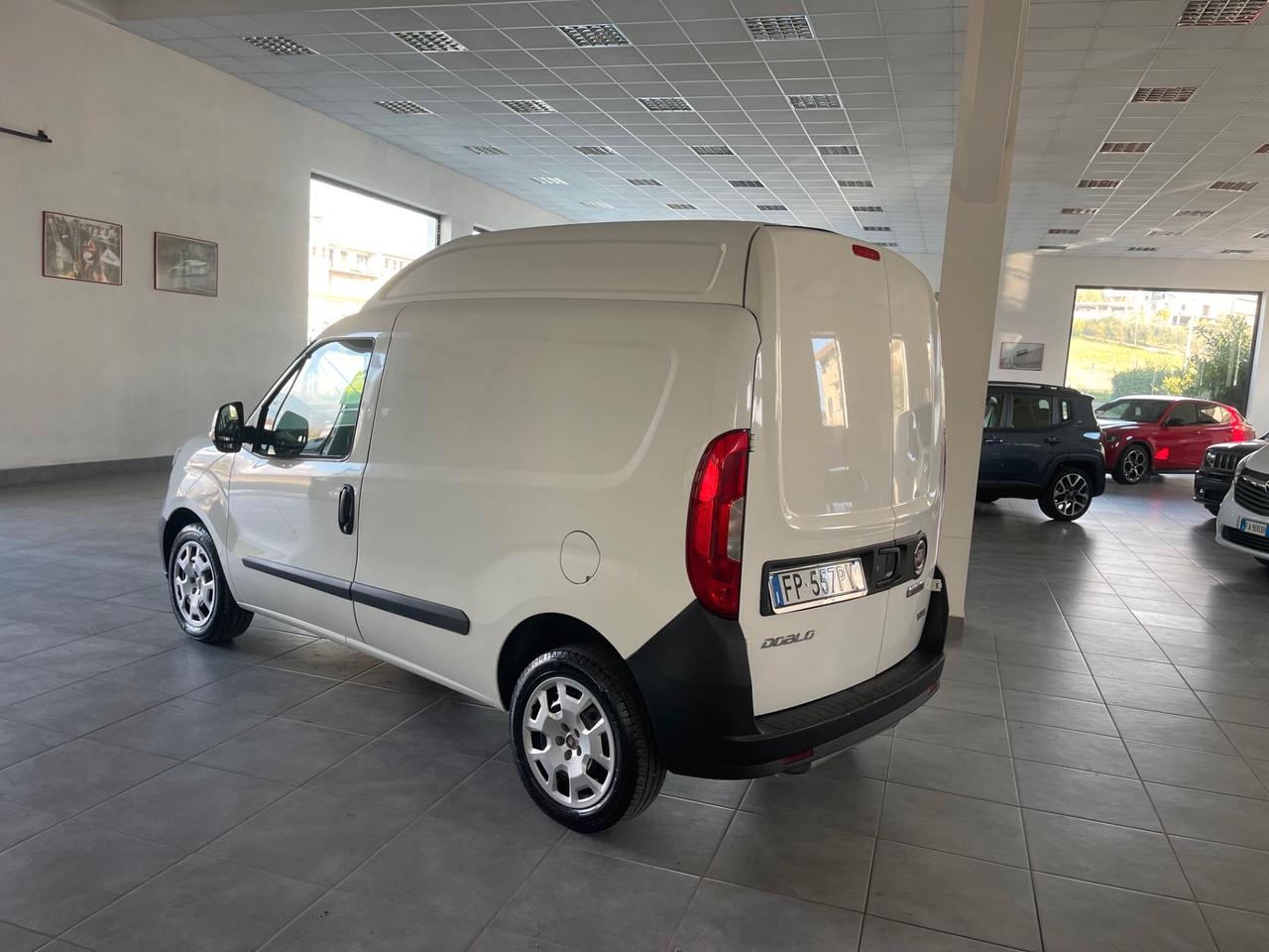 Fiat Doblò 1.4 T-Jet 16V Natural Power Tetto Alto