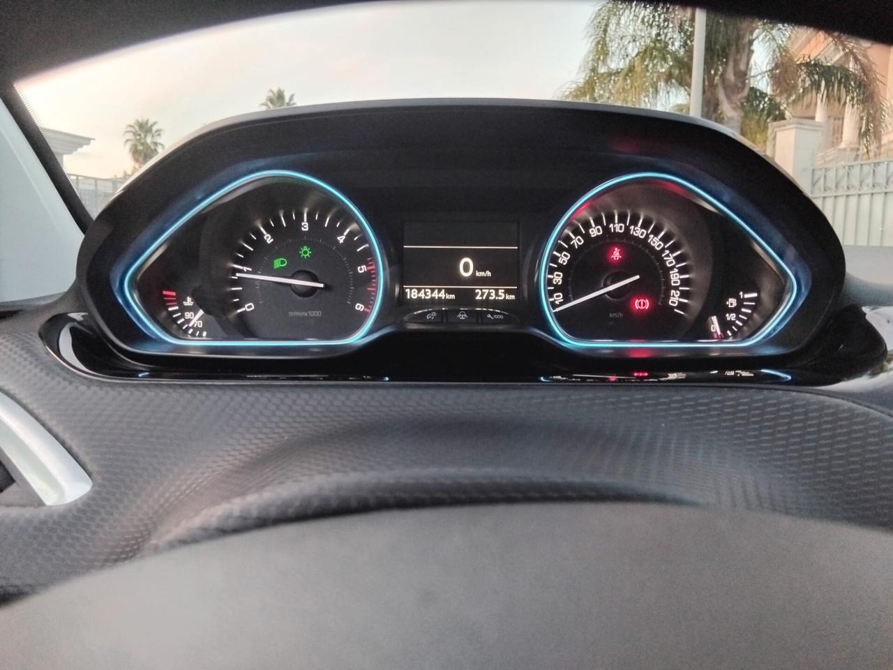 Peugeot 2008 1.6 Blue-HDi 120 cv Allure my 17