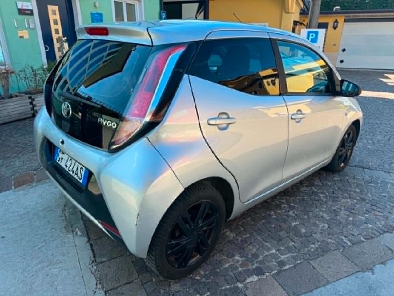 Toyota Aygo 1.0 VVT-i 69 CV 5 porte x-cool
