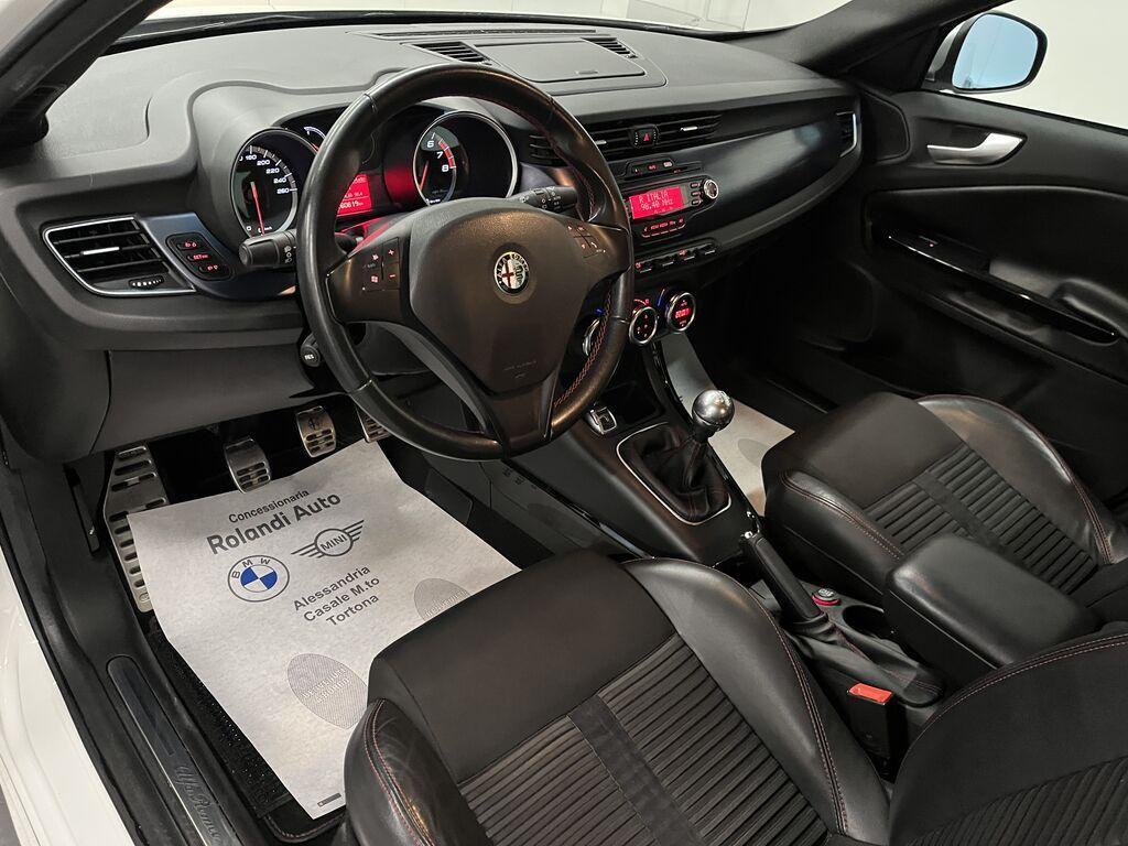Alfa Romeo Giulia 2.2 Turbo Sprint AT8