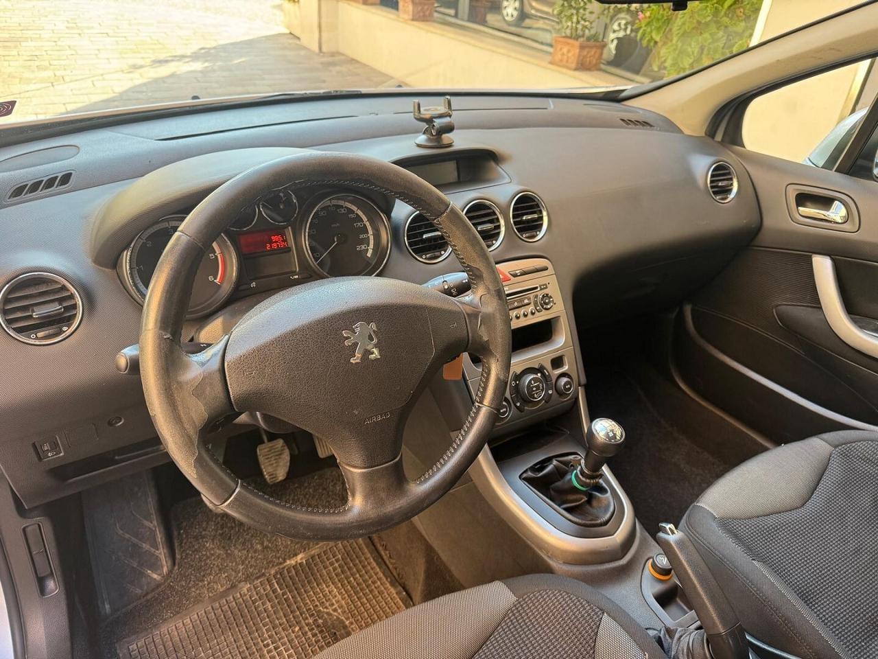 PEUGEOT 308 1.6 HDi 90CV 5 porte Tecno