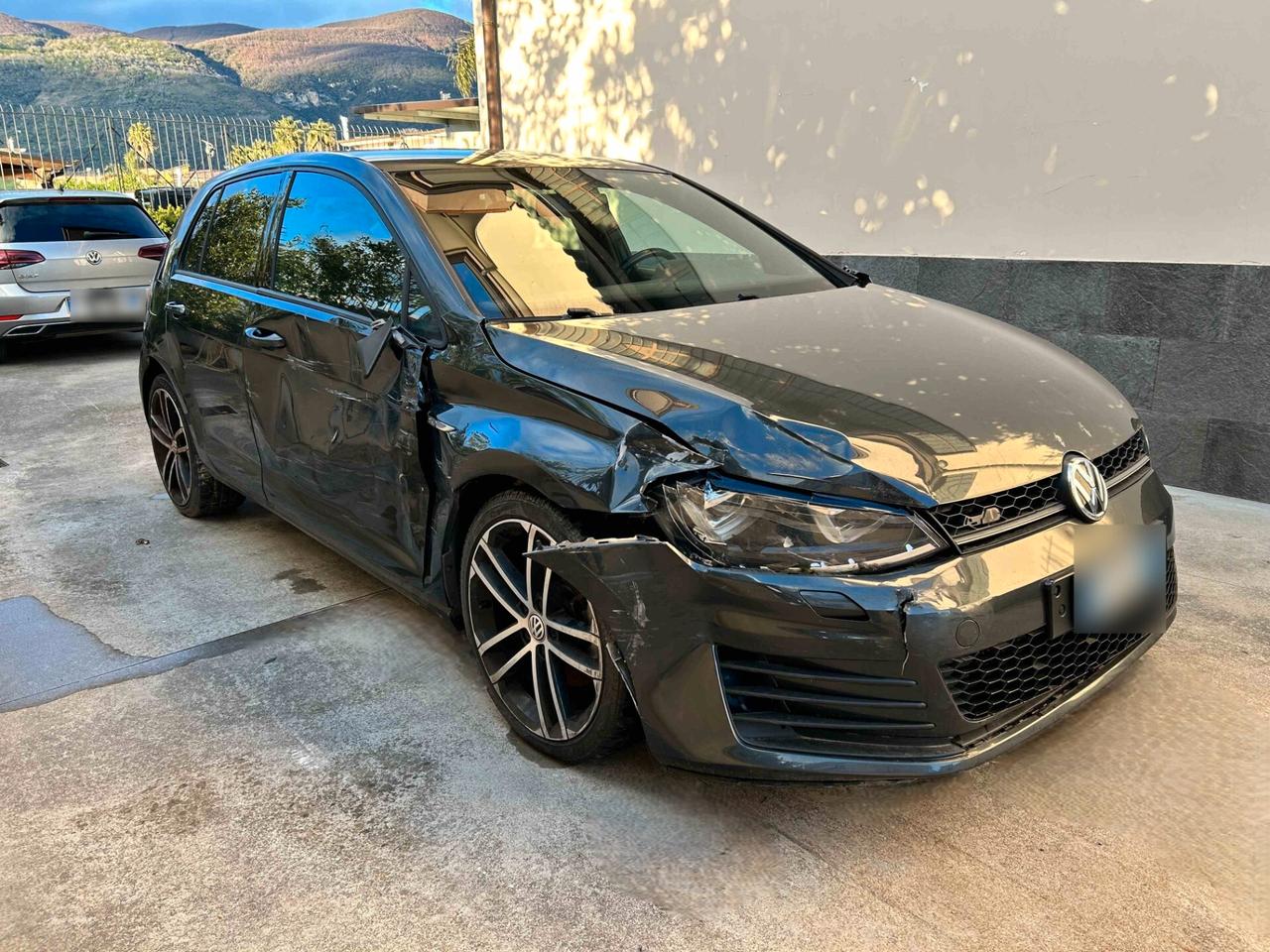 VW Golf GTD 2.0 TDI 184CV DSG - 2015 Incidentata