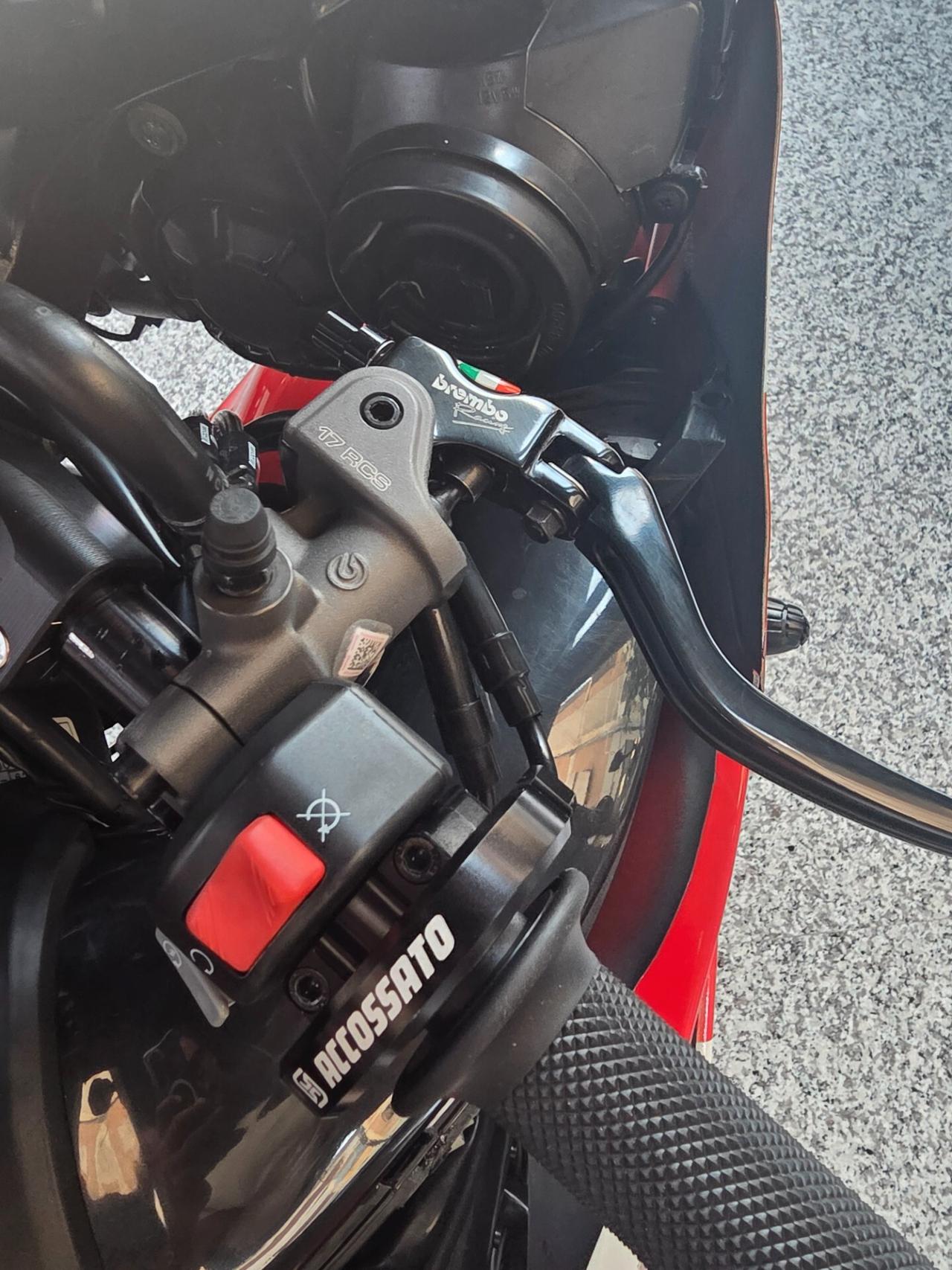 Yamaha YZF R1
