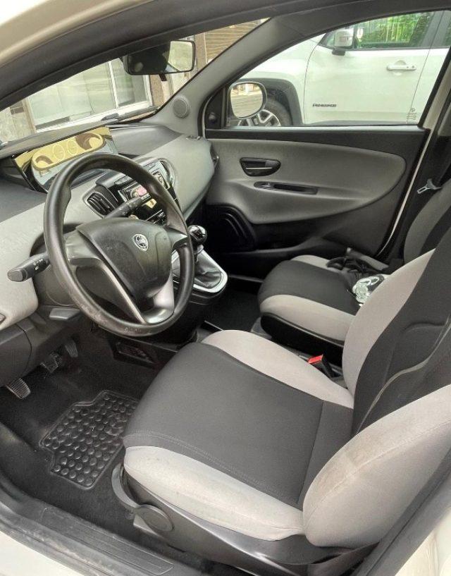 LANCIA Ypsilon 1.2 69 CV 5 porte Silver