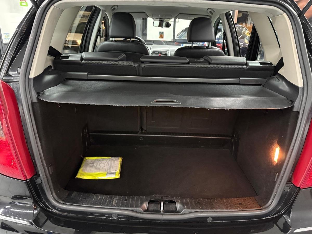 MERCEDES A180 CDI Avantgarde UNICO PROP/ NAVI/ PELLE