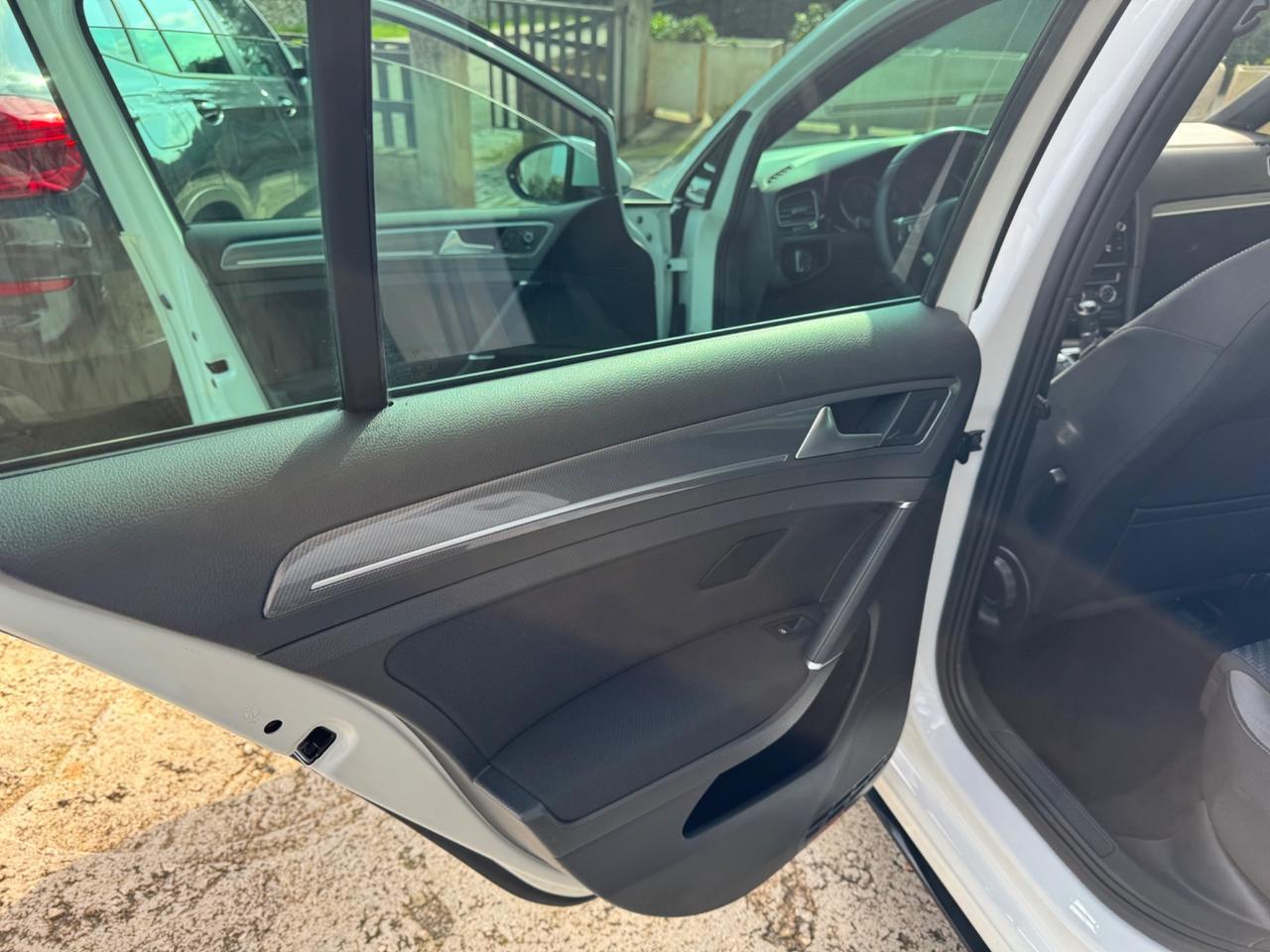 Vw Golf 2.0 TDI - R.LINE - FARI LED - 2019