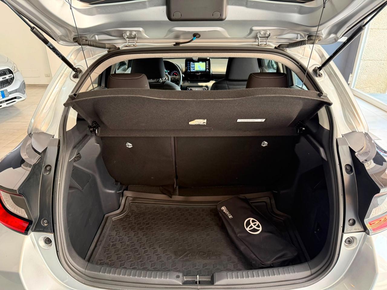 Toyota Yaris 1.5 Hybrid 5 porte Business