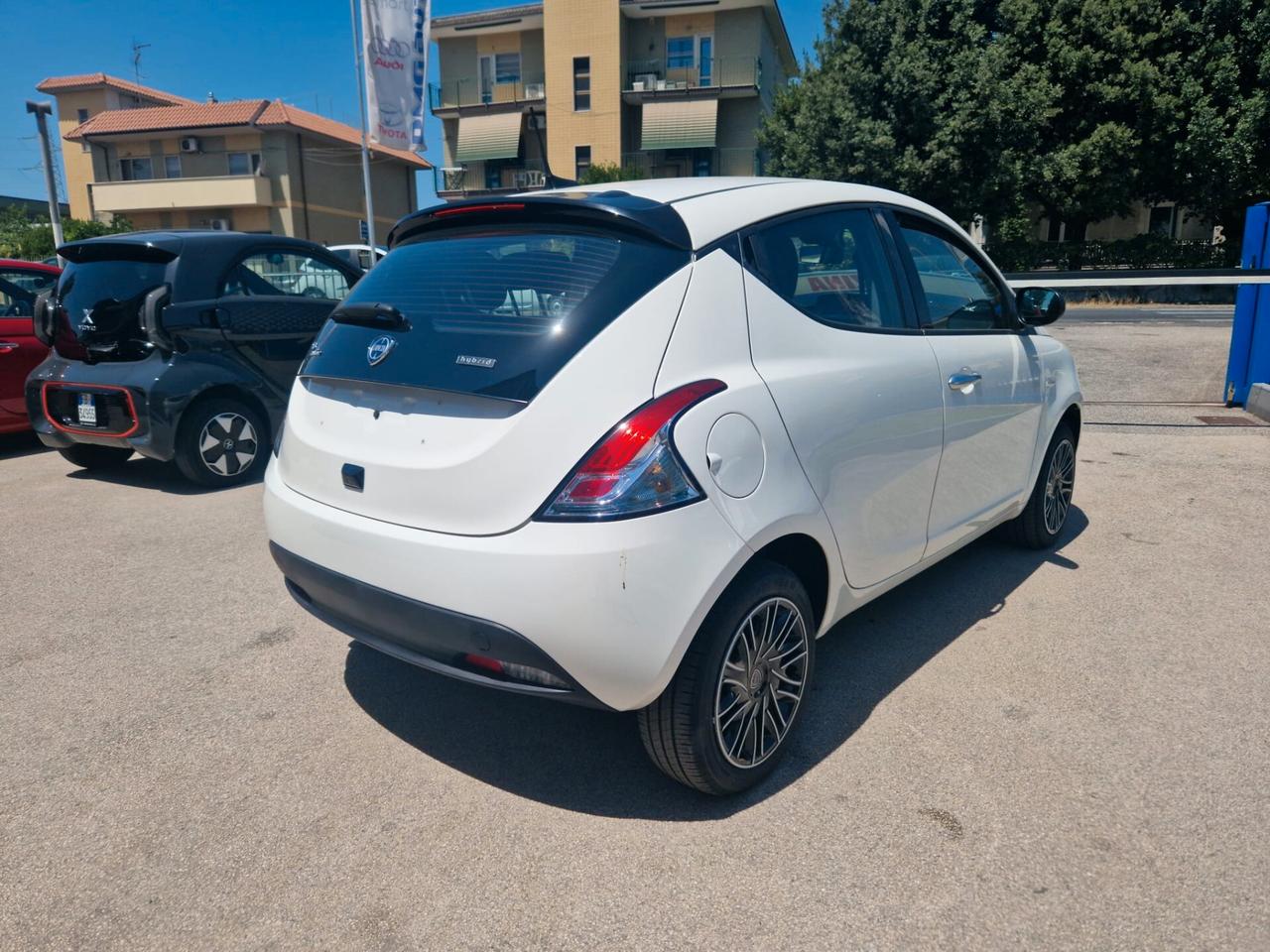 Lancia Ypsilon 1.0 FireFly 5 porte S&S Hybrid Ecochic Gold