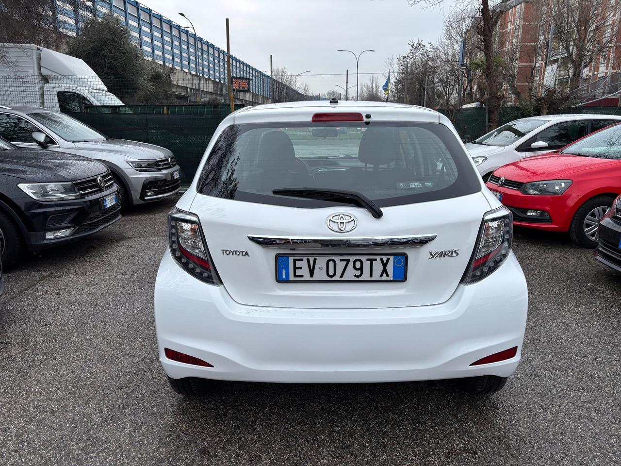 Toyota Yaris 1.0 5 porte Lounge OK NEOPATENTATI