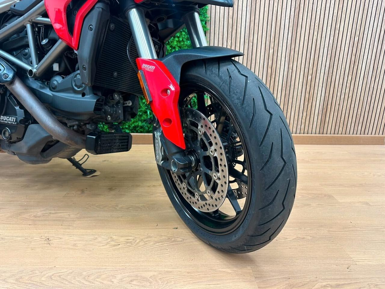 DUCATI HYPERSTRADA 939 / 34.000KM SCARICO AKRAPOVIC