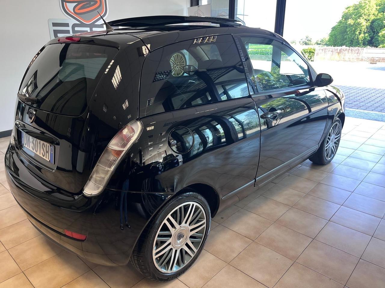 Lancia Ypsilon - 1.4 16V 95cv Sport MomoDesign
