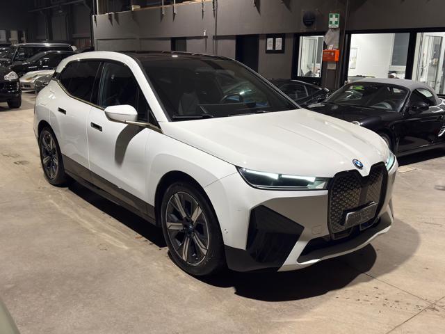 BMW iX xDrive40 Pacchetto Sportivo