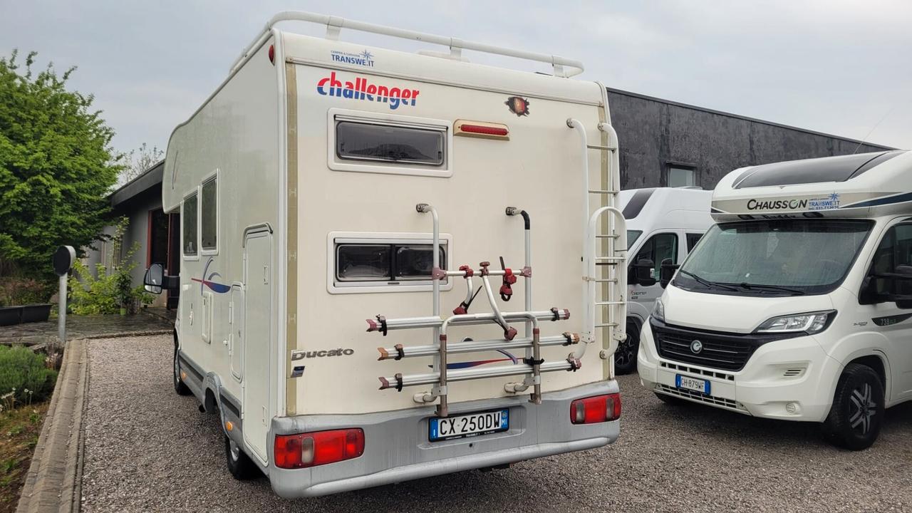 Challenger Mageo 123 Mansardato con letti a castello in coda