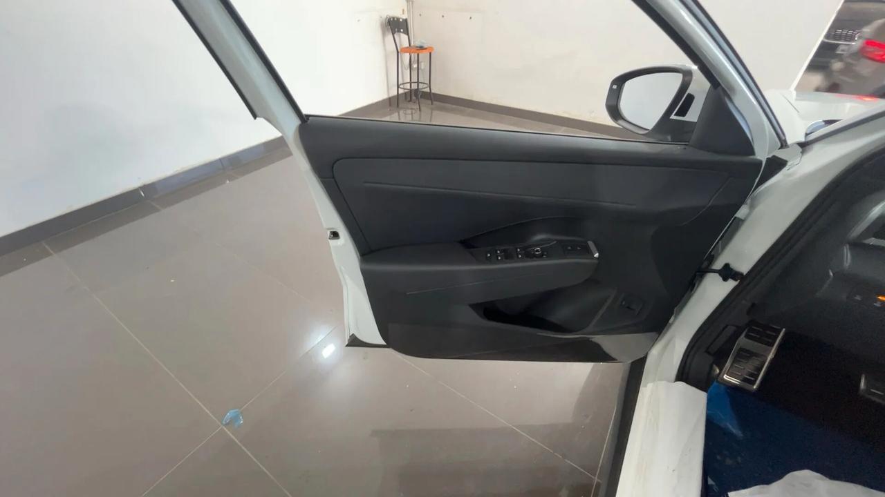 Volkswagen T-Roc 1.5 eTSI ACT 150 CV DSG R-Line