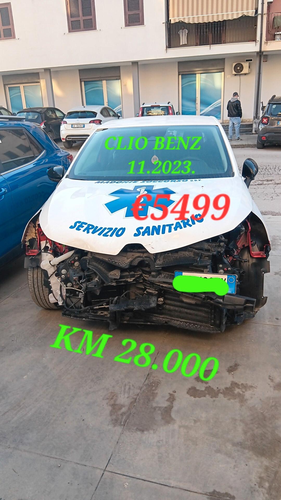 Renault Clio incidentata sinistrata mondialcars 11.023