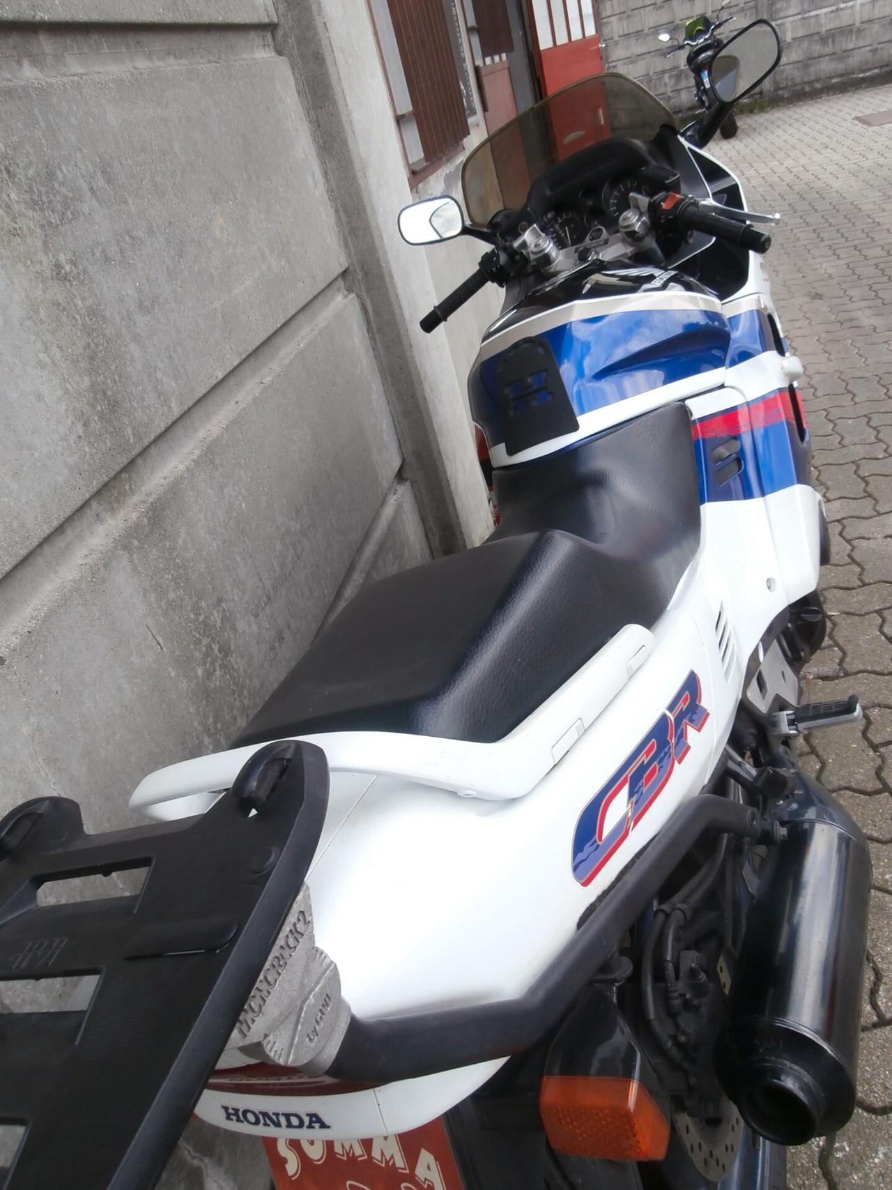 HONDA CBR 1000 F del 1993 compreso trapasso-tagliando-garanzia