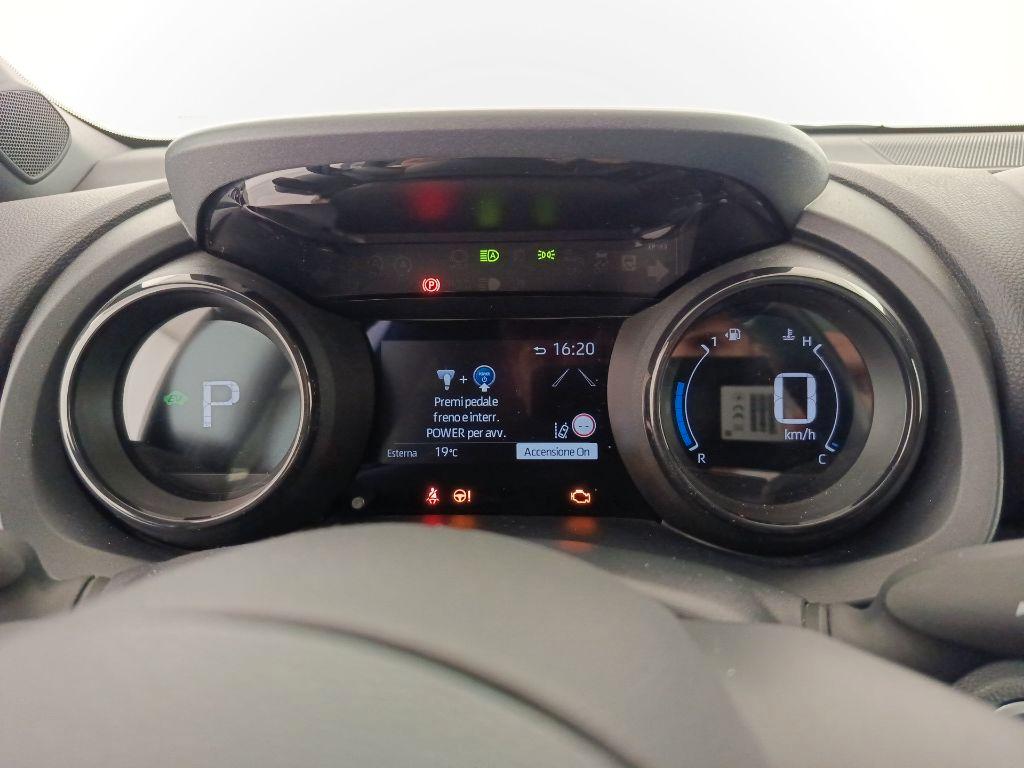 TOYOTA Yaris 4ª serie - Yaris 1.5 Hybrid 5 porte Lounge
